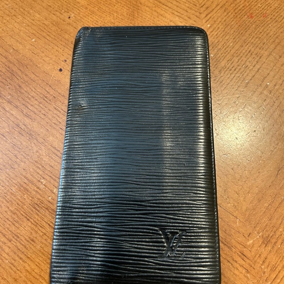 Louis Vuitton Black Epi Long Wallet - Picture 1 of 6